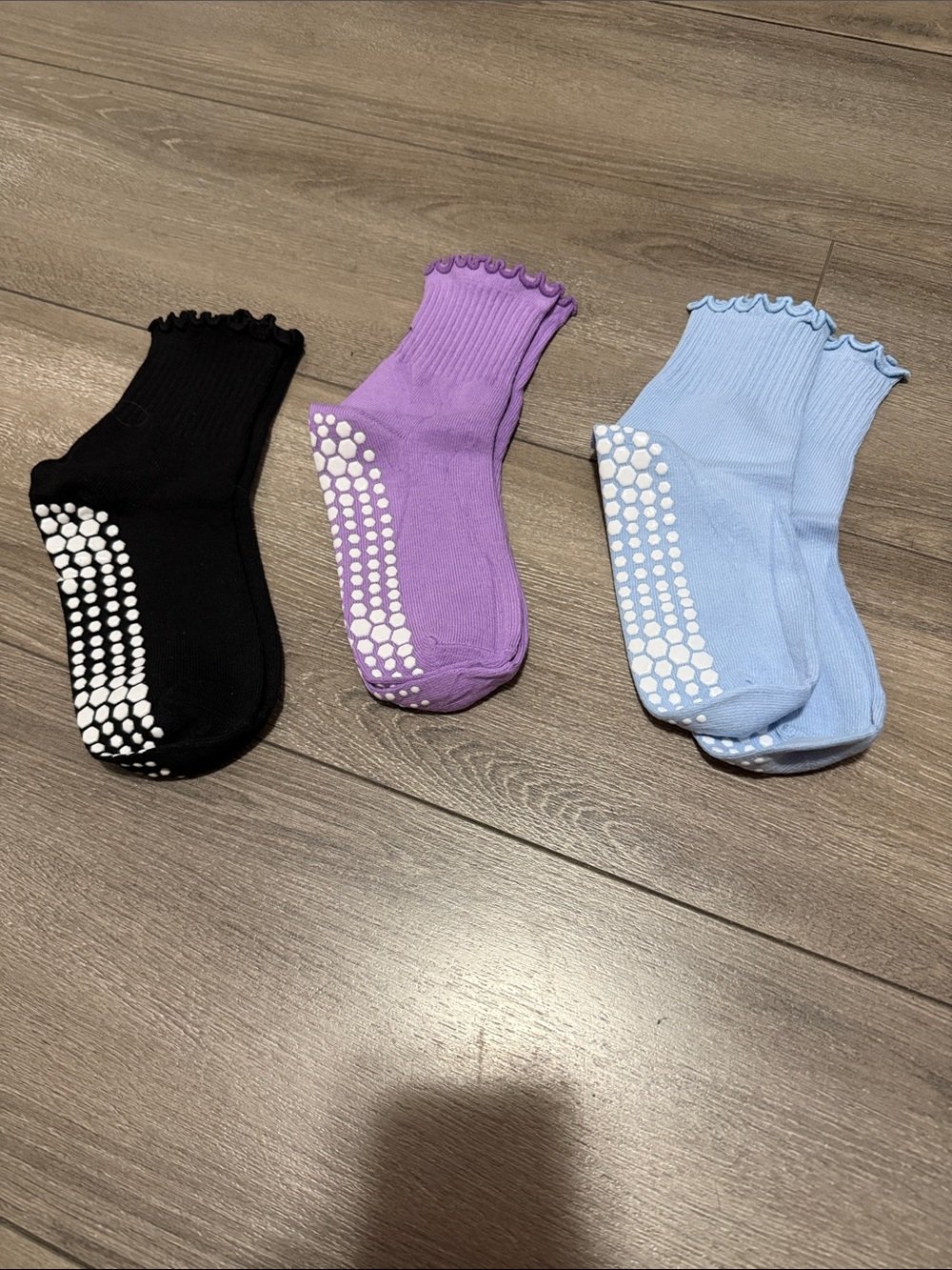 Kids Non-Slip Ruffle Ankle Socks - Black, Purple & Light Blue